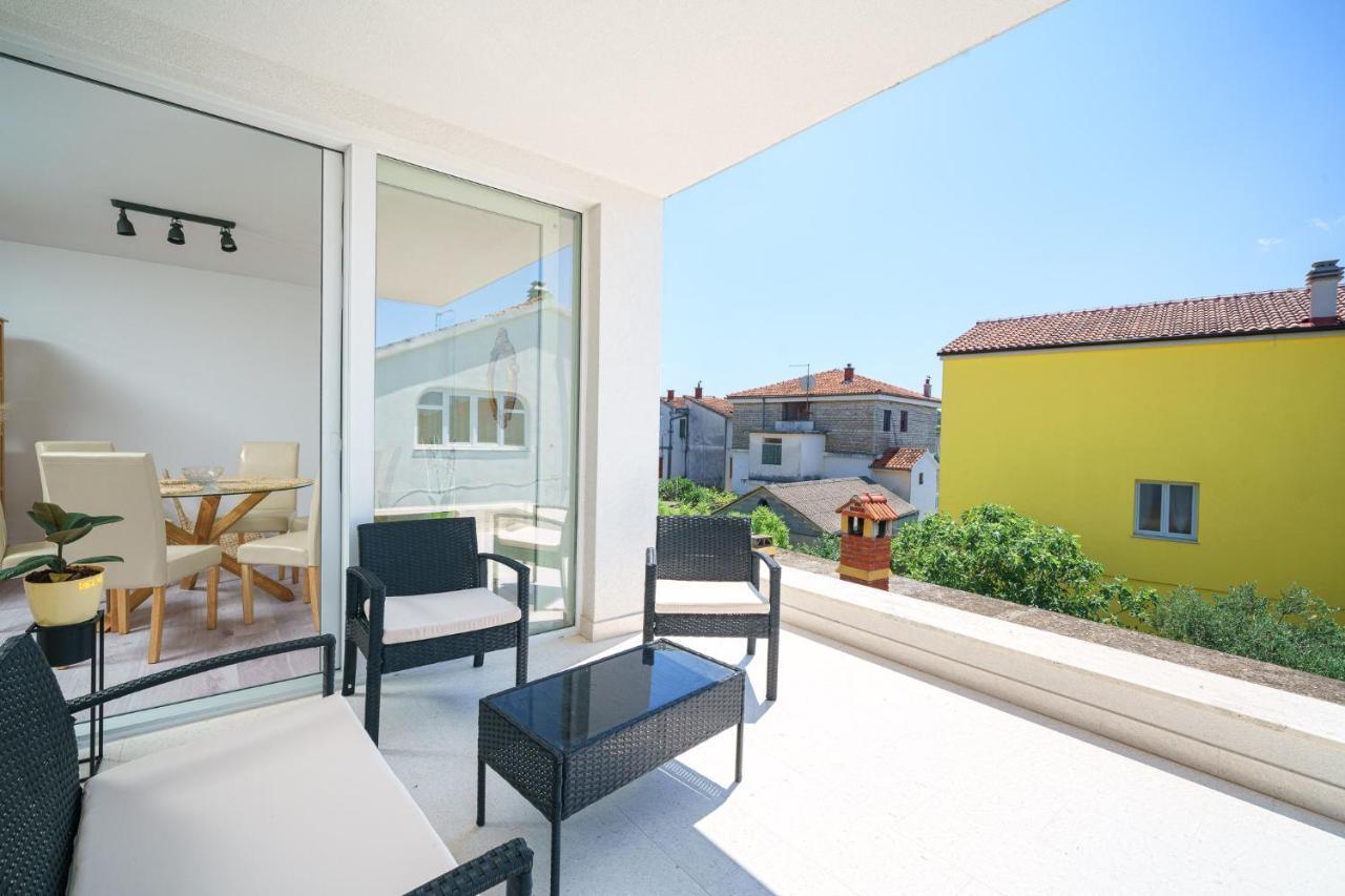 Vila Regina Apartment Regina With Swimming Pool Jezera Εξωτερικό φωτογραφία