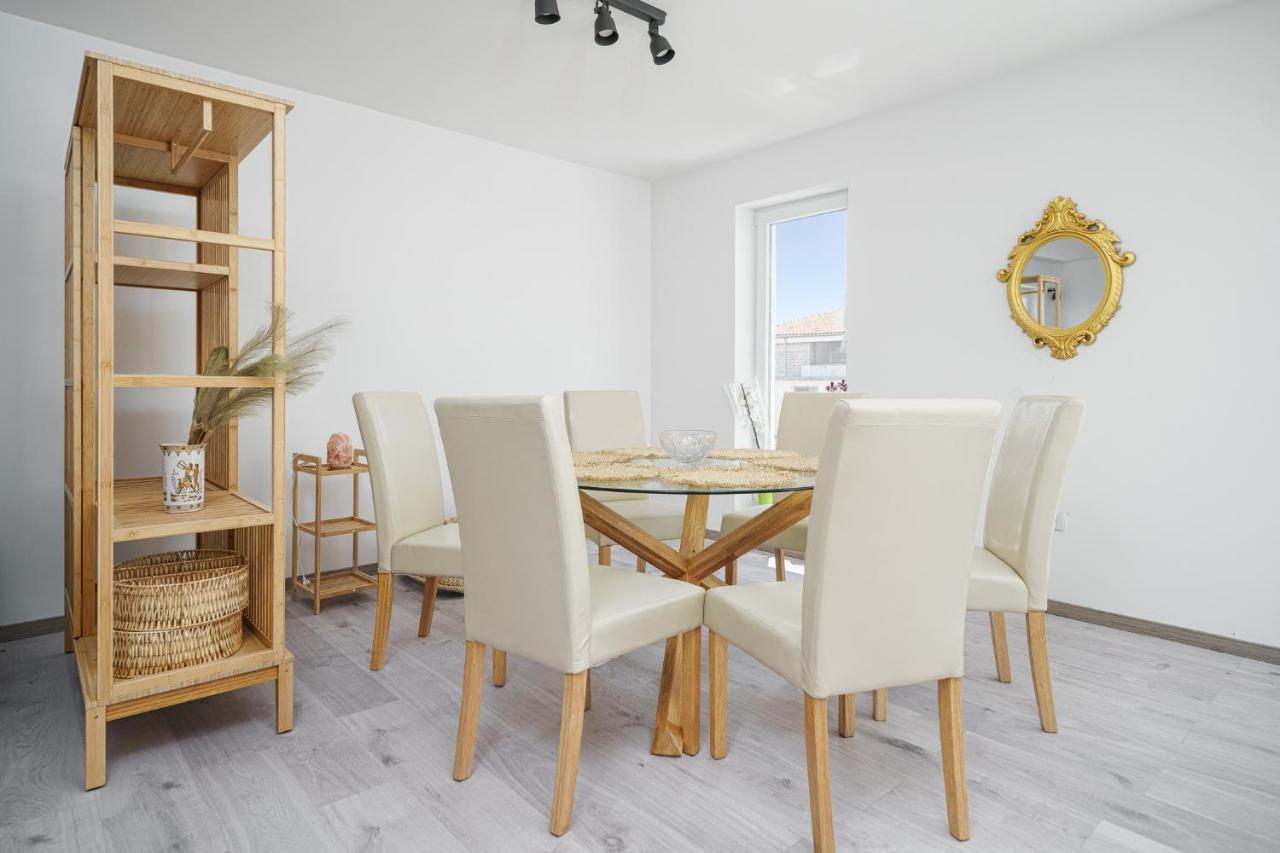Vila Regina Apartment Regina With Swimming Pool Jezera Εξωτερικό φωτογραφία