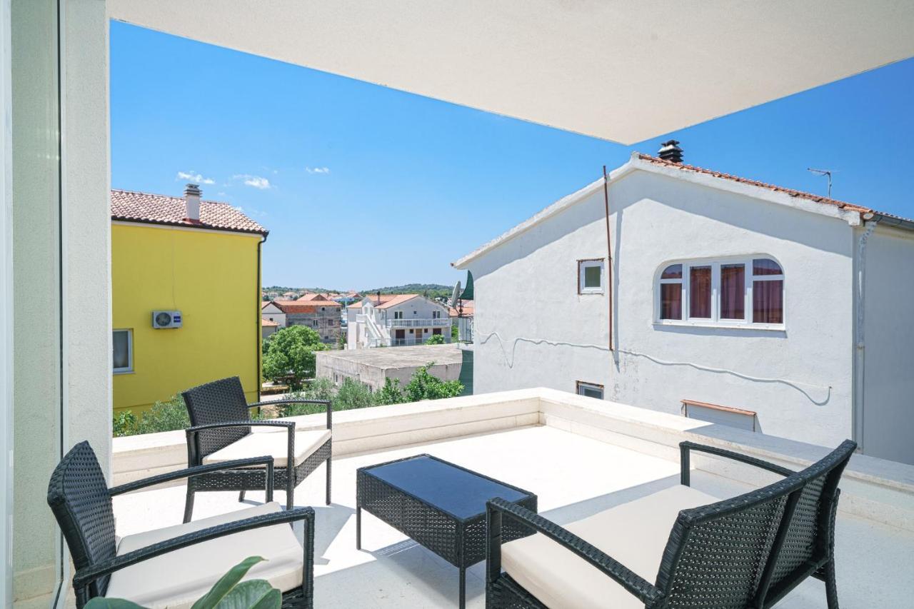 Vila Regina Apartment Regina With Swimming Pool Jezera Εξωτερικό φωτογραφία