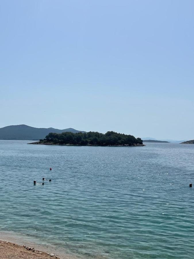 Vila Regina Apartment Regina With Swimming Pool Jezera Εξωτερικό φωτογραφία