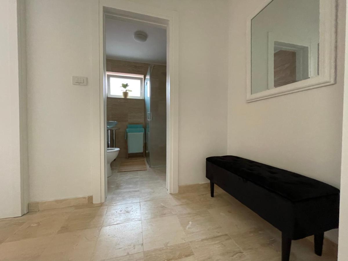 Vila Regina Apartment Regina With Swimming Pool Jezera Εξωτερικό φωτογραφία