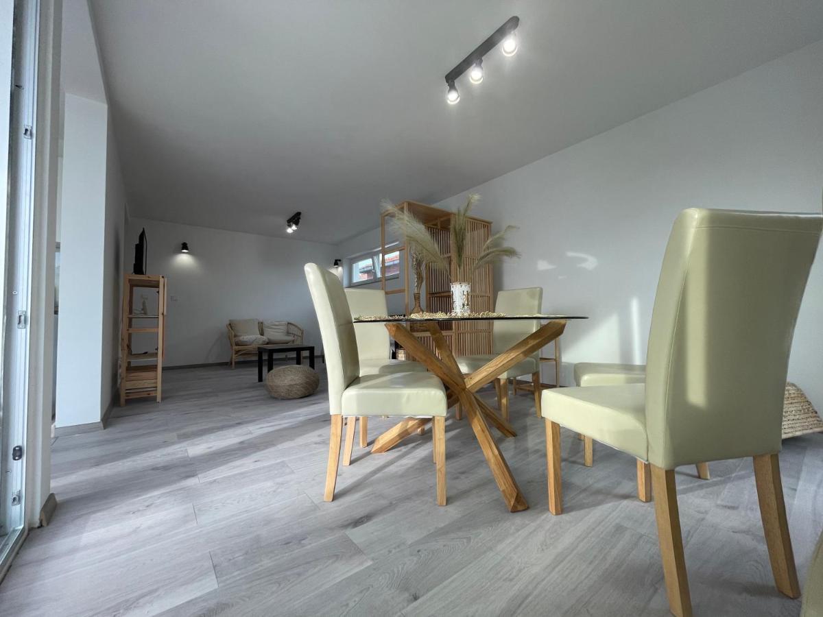 Vila Regina Apartment Regina With Swimming Pool Jezera Εξωτερικό φωτογραφία