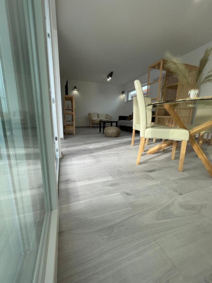 Vila Regina Apartment Regina With Swimming Pool Jezera Εξωτερικό φωτογραφία