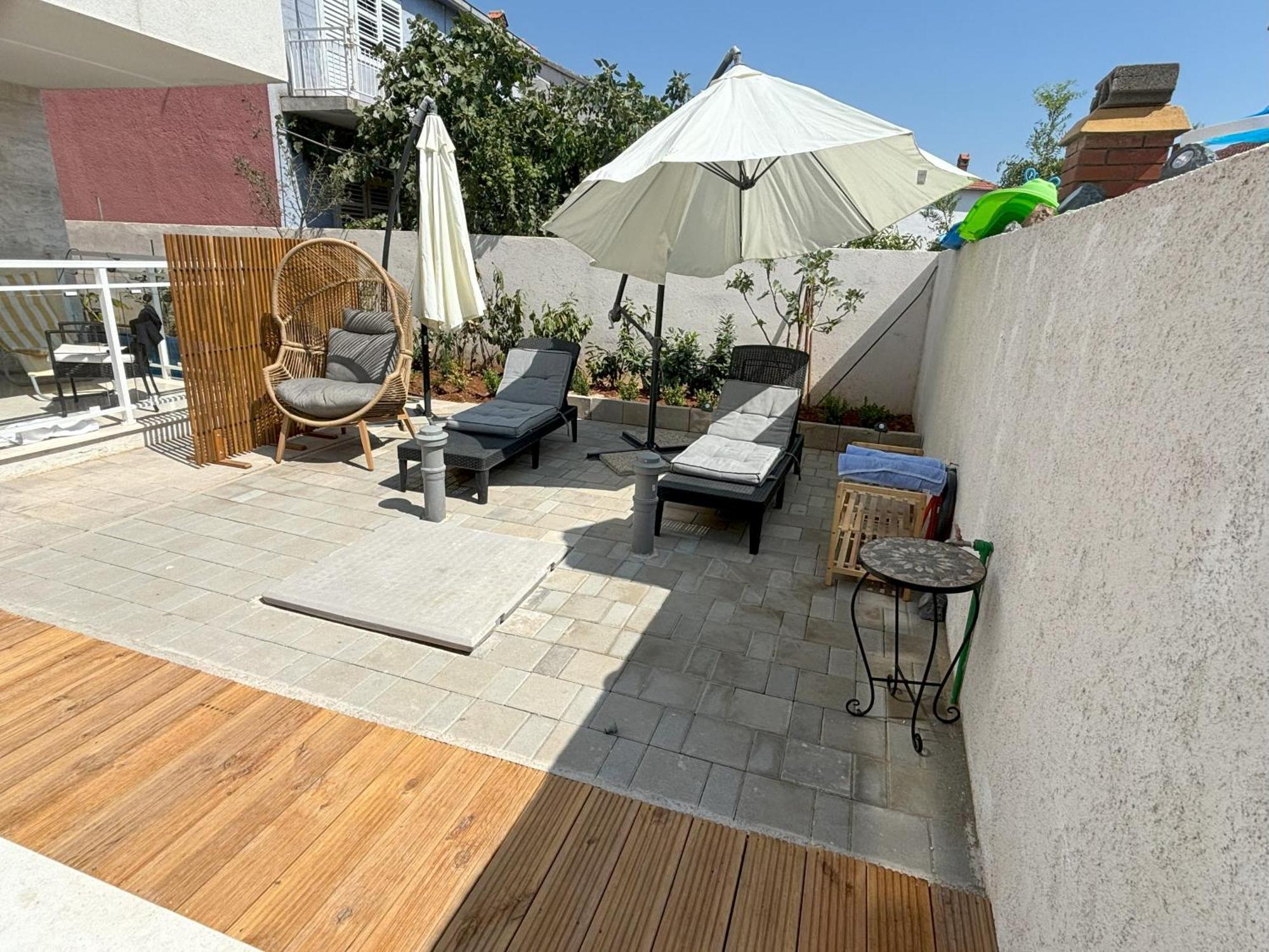 Vila Regina Apartment Regina With Swimming Pool Jezera Εξωτερικό φωτογραφία